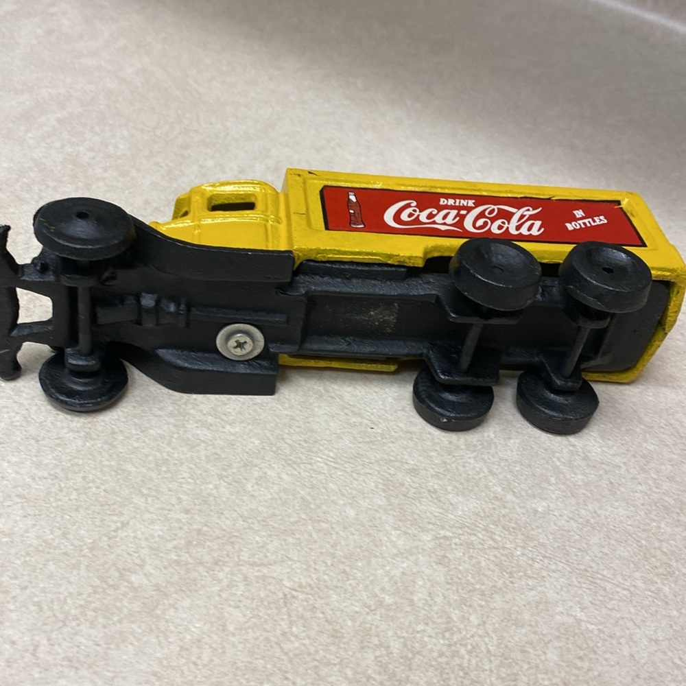 Coca Cola Yellow Toy Truck cast iron - Picture 4 of 4